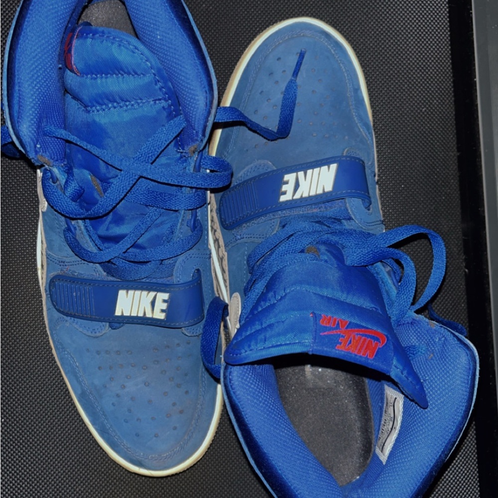 AIR JORDAN LEGACY 312
BRIGHT BLUE/UNIVERSITY RED